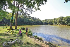 Parc De Fierbois 5-Sterne-Campingplatz Val de Loire mit See Und Angeln