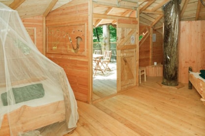 espace parental en cabane perche indre et loire au Parc de Fierbois