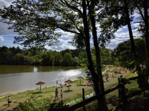 Parc De Fierbois : Camping en Indre et Loire avec piscine et plage privée