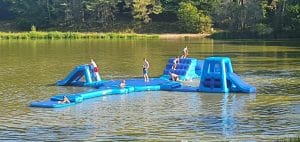 Camping Parc De Fierbois avec piscine : Jeux Lac