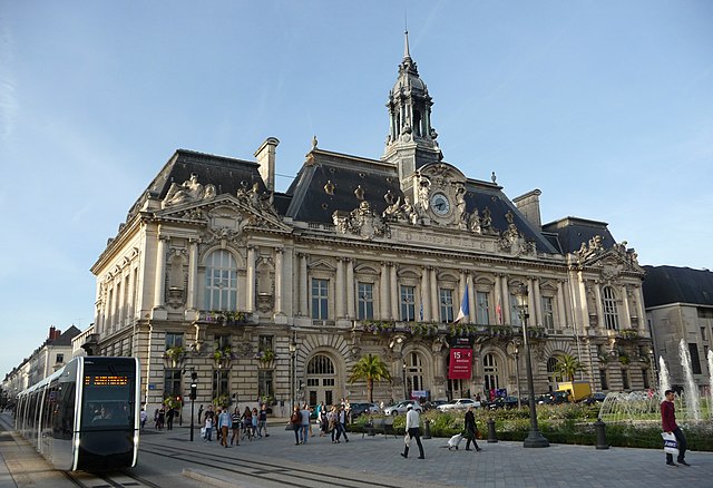 Parc De Fierbois : Tram Et Hôtel De Ville De Tours