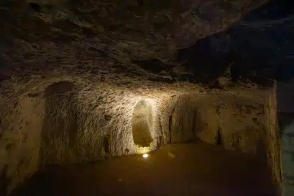 Höhlendörfer 32 AdobeStock 1072436352