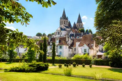 Loches 33 AdobeStock 548536566