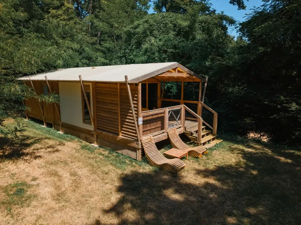 Parc de Fierbois Hebergement Cabane 001